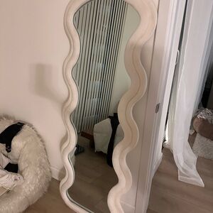 Elegant Cream Wavy Wall Mirror
